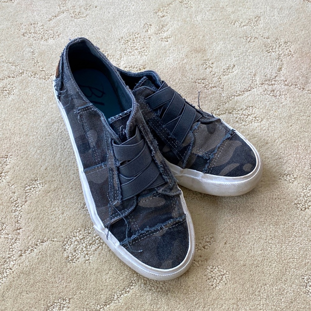 Blowfish camo pattern shoes size 7